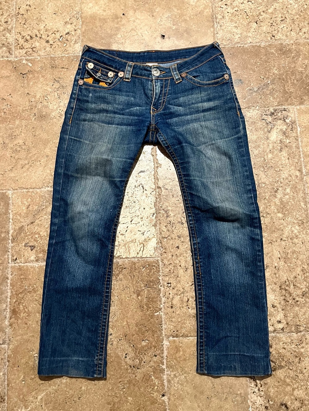 True Religion Low Rise Dark Wash Jeans Gold Horseshoe Size 29 - Picture 4 of 5